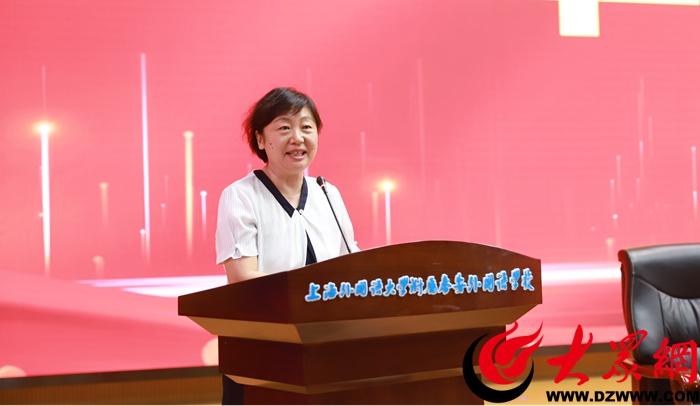 “共植毕业纪念树 留根校园向未来”泰山学院附属中学弘信校区举行2023届初中生毕业典礼