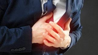 发生急性胸痛怎么办？医生提醒：7个的救治原则要记住！