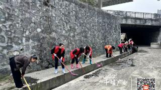 文明河流建设︱茅箭区开展“清渠洁岸”改善水域环境活动