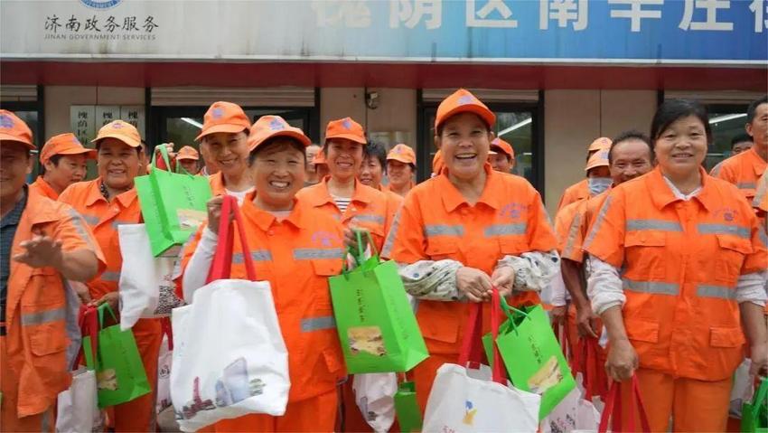 南辛庄街道总工会开展“工会送清凉、防暑保安康”走访慰问活动