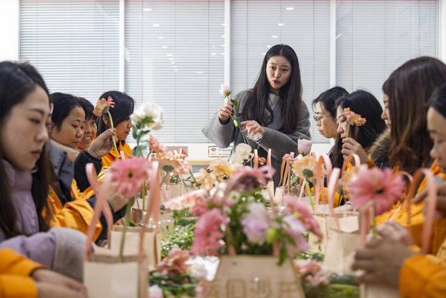 江苏省泰州市开展丰富多彩的活动庆祝“三八”妇女节