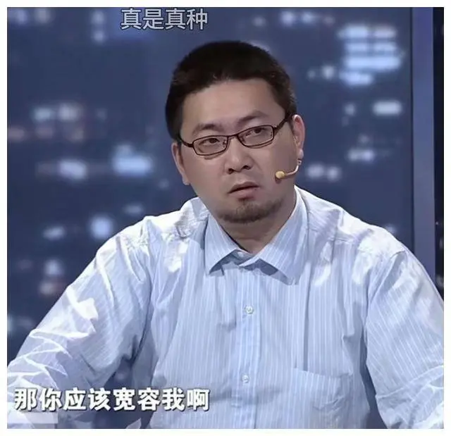 男子泼油漆逼父母帮忙还债，调解员一席话，他冲上台想扇其巴掌