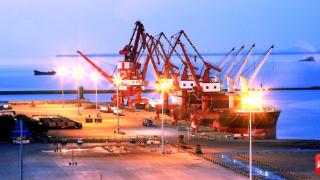 东方八所港：完善基础设施、增强港区服务功能 一座新海港正在崛起