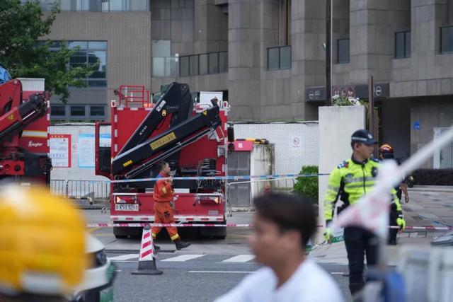 广州天河一建筑外墙脚手架坍塌疑有人员被困