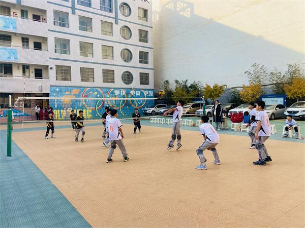 郑州市管城区东三马路小学在区中小学生排球比赛中荣获双冠王