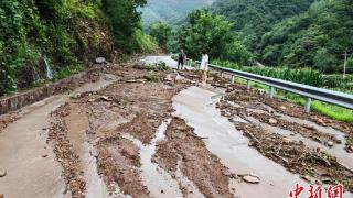 山西大学生“村官”：防汛救灾冲锋在前 巾帼力量无惧风雨