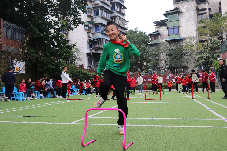 向上少年，快乐运动！九龙坡区特殊教育学校举行秋季亲子运动会