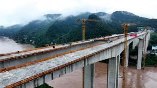观音峡嘉陵江特大桥主桥主体结构全部完成 预计2023年底贯通