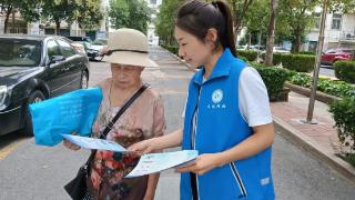 仙营街道开展电子医保卡宣传活动