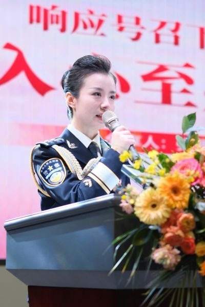 扛起责任和担当，听乘风破浪的东新女警讲故事