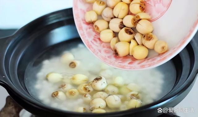 6种食物吃得越多，湿气越重，有人天天吃，难怪浑身无力脸色暗黄