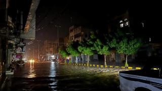 也门西部暴雨引发洪灾 造成人员伤亡