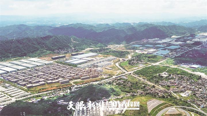 【回眸2023 展望2024】开拓奋进 在新时代西部大开发上闯新路