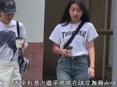 还记得陈奕迅的女儿陈康堤吗，现在长这样？