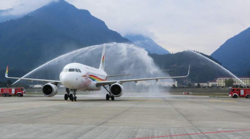 西藏航空“林芝桃花号”正式首飞