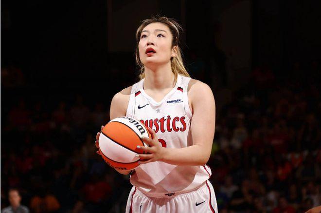 WNBA：李梦三节0分+末节2三分得6分 追平近23天最高分纪录