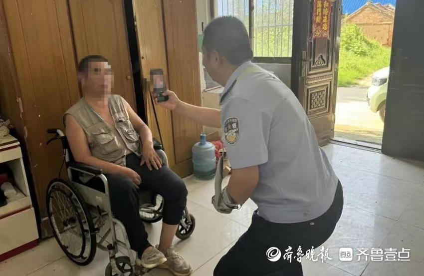 带病坚守｜定陶户籍民警岳彩鹏：打着绷带上门为瘫痪居民办理证件