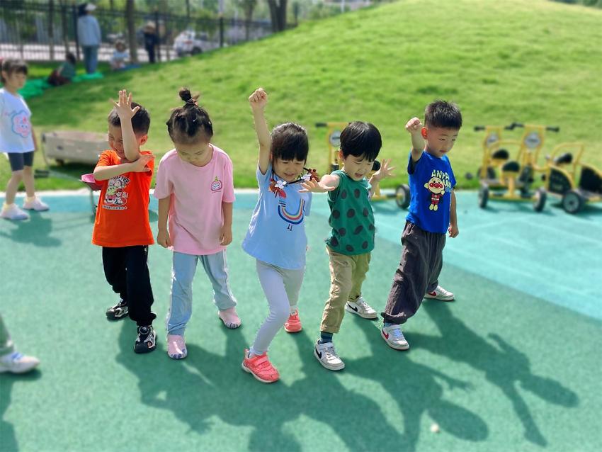 济南市历下区百合幼教集团开展夏至节气主题活动