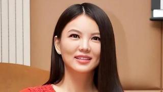 47岁李湘宣布退休，将赴英国陪同女儿，网友：活出了理想的样子