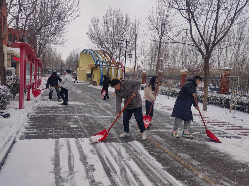 聊城市东昌府区实验幼儿园：扫雪除冰，全力保障师幼安全