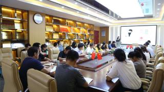 共“沐”书香,分享“悦”读——郑州市第五十八中学举行干部读书讲坛