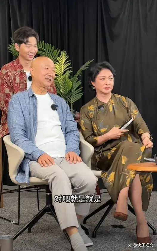 陈佩斯父子与金星罕见同台！陈大愚当人肉背景，金星风采更胜从前