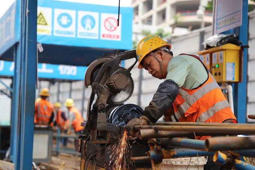 别样“五一”！广东多个建设项目稳步推进 | 致敬劳动者