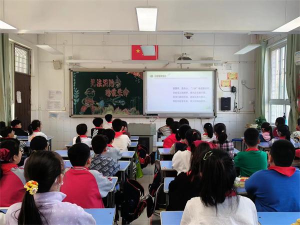 郑州市管城区五里堡小学开展消防宣传日系列活动
