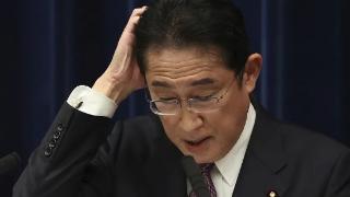 日本首相遭遇罕见事态