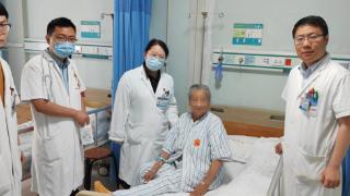 102岁！山东省第二人民医院为百岁老人巧取胆结石
