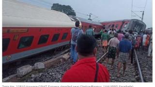 印度两列火车相撞 已致多人受伤