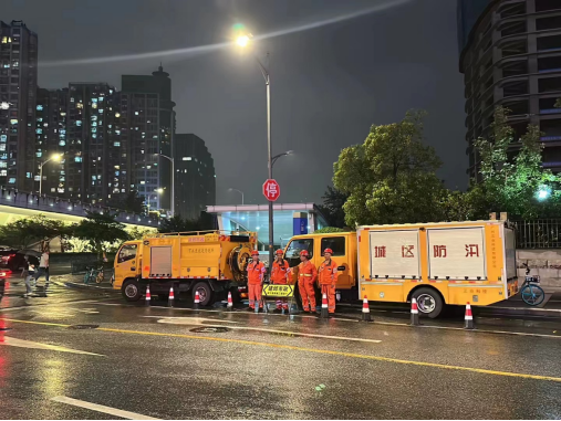 城管水务集团：全力以赴做暴雨下的护航人