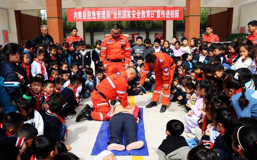 河南内黄：应急培训进校园 上好安全“必修课”