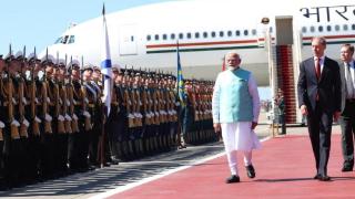 印度总理访问俄罗斯，美国却给了莫迪一个警告