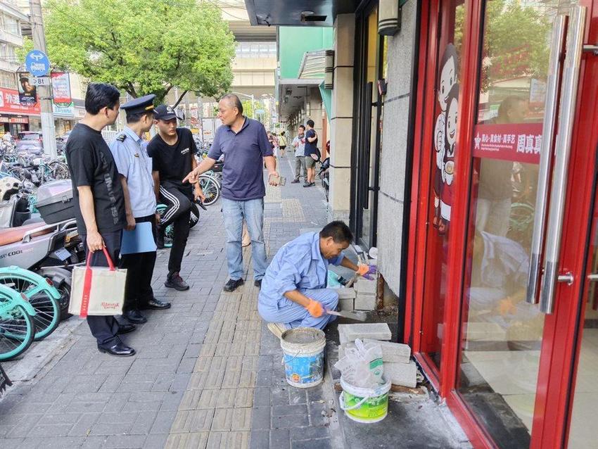 闻“汛”而动 不惧风雨——静安区各级党组织和党员干部全力防御台风“贝碧嘉”