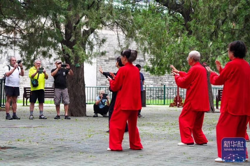 过境免签带热外籍人士中国行