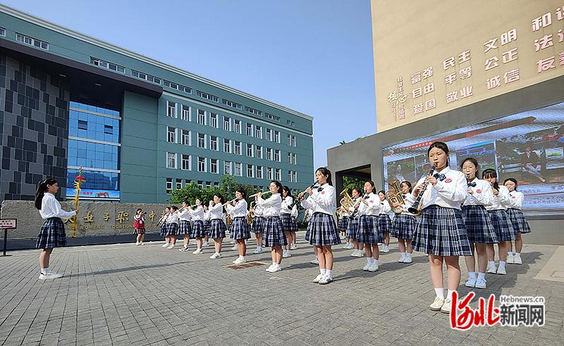 保定市女子职业中专学校举办校园开放日活动