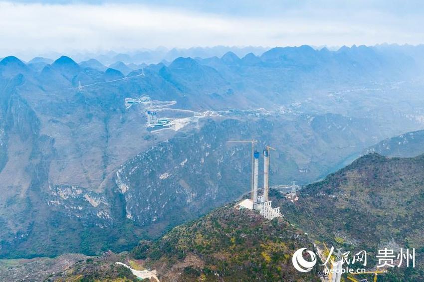 贵州贞丰：“世界第一”花江峡谷大桥建设忙