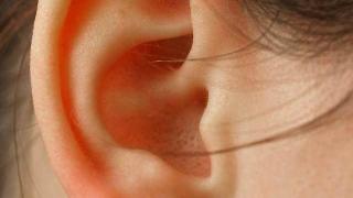 出现耳朵痛的症状，多与这3个因素有关，需正确处理