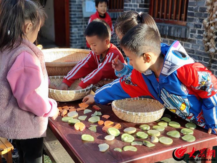 利津县第二实验幼儿园悦享丰收