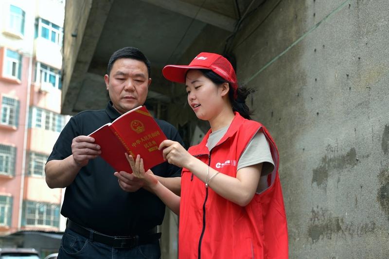 织金县烟草专卖局：搭建普法阵地 推动普法惠民