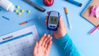 糖尿病的并发症有哪些预兆呢？我们又该如何预防呢？分析下