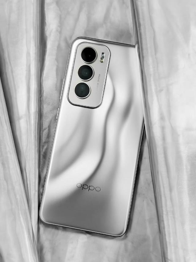 OPPO Reno12：16GB+512GB+80W闪充