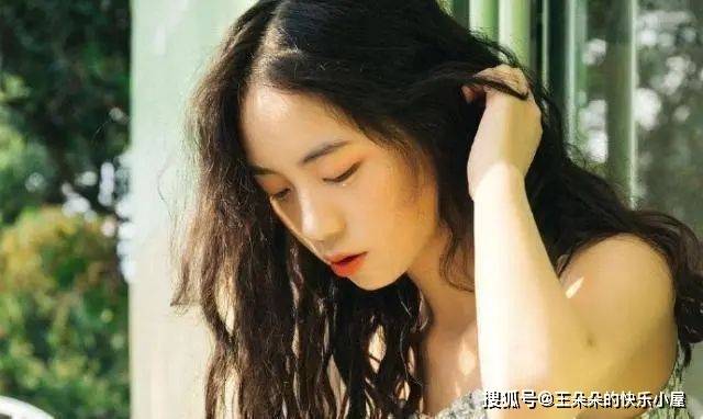 聪明的女人，懂得用这4种方式“冷落”男人，会让他更在乎你！