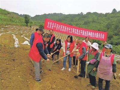 龙里县平西村：“六到户”助推乡村振兴