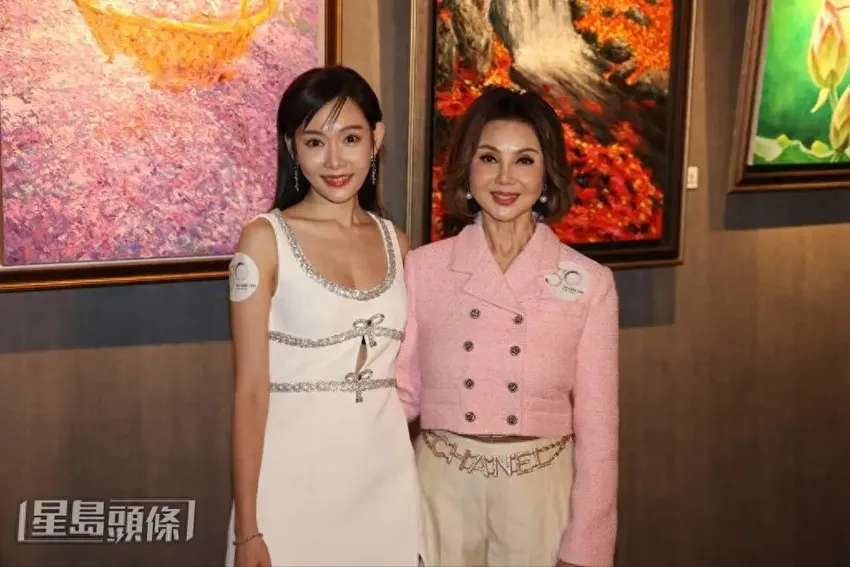 谢玲玲做开明妈妈不过问大儿子恋情，传TVB女星获认可搬豪宅同住