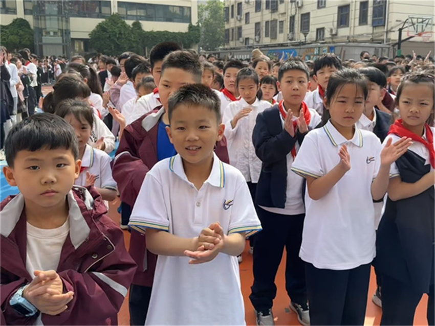 郑州市惠济区东风路小学：弘扬奋斗精神 与全国劳模零距离对话