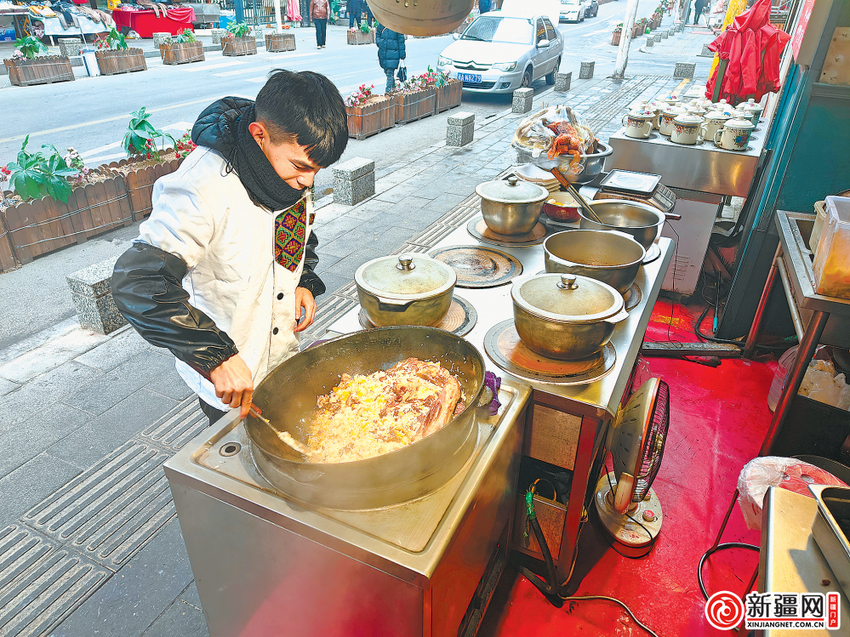 天山区着力打造三条巷道美食街区 巷子里品味地道新疆味