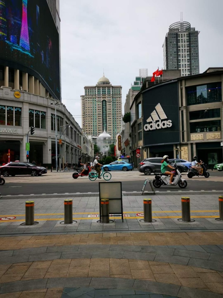 货币环境持续宽松，股票市场持续回暖