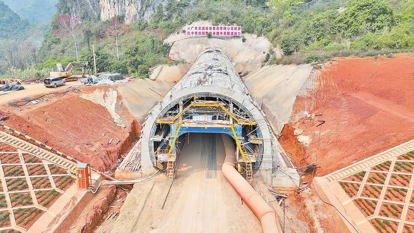 崇凭高速铁路宁明段项目建设加速推进